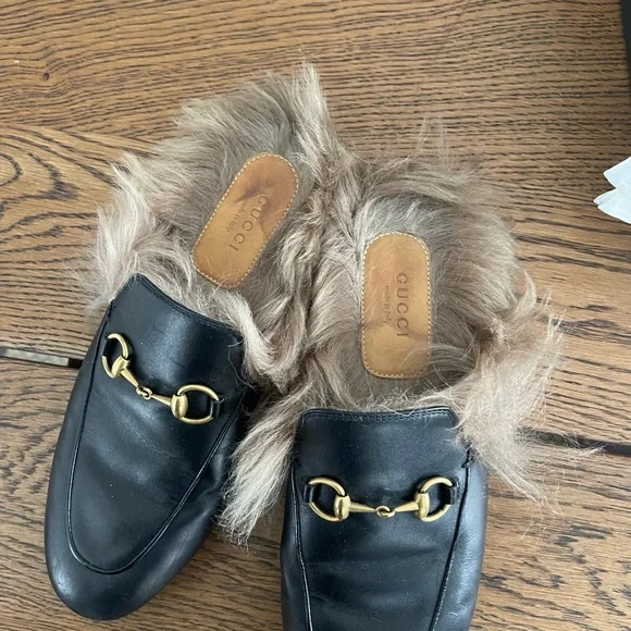 Gucci Black Leather Fur-Lined Loafers - Picture 2 of 4